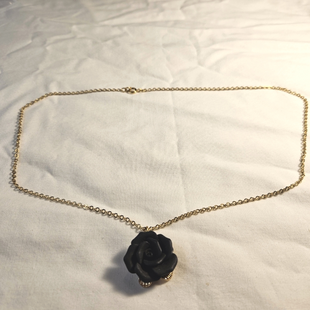 Black Rose Pendant On Gold Toned Necklace 22in Whimsigoth - Picture 2 of 8